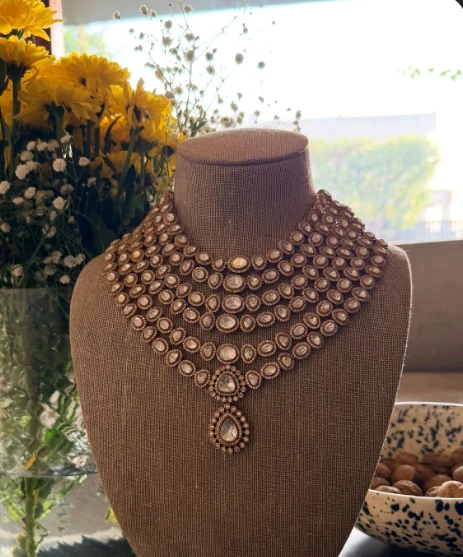 Heritage kundan necklace in natural light